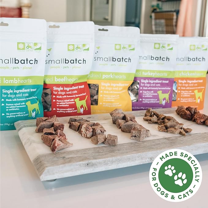 smallbatch Pets Premium Freeze-Dried Pork Heart Treats for Dogs and Cats, 3.5 oz, Made and Sourced in The USA, Single Ingredient, Humanely Raise Meat, No Preservatives or Anything Artificial
